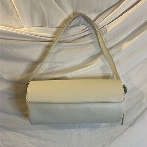 Deveaux New York cream shoulder bag